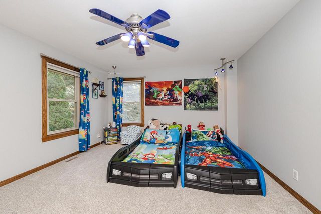 W362S2453 Lisa LANE, Dousman, WI 53118