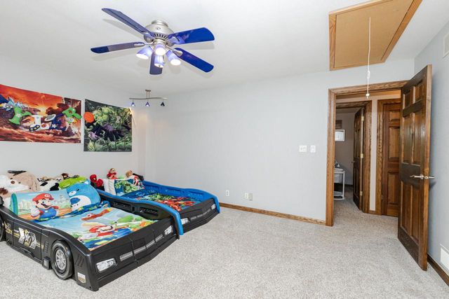 W362S2453 Lisa LANE, Dousman, WI 53118