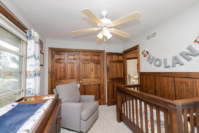 W362S2453 Lisa LANE, Dousman, WI 53118