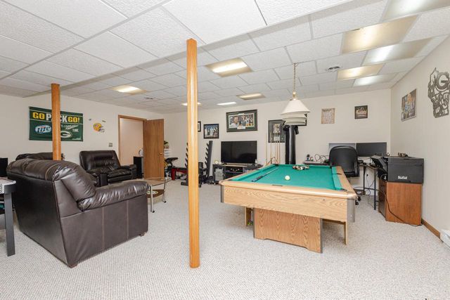 W362S2453 Lisa LANE, Dousman, WI 53118