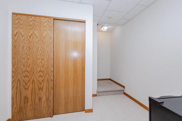 W362S2453 Lisa LANE, Dousman, WI 53118