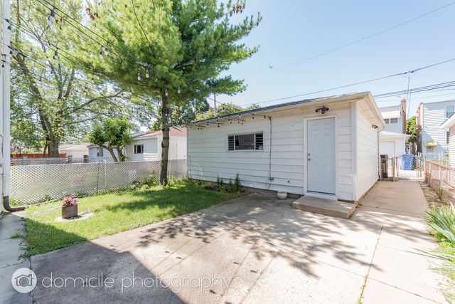 4906 N Marmora Avenue 1, Chicago, IL 60630