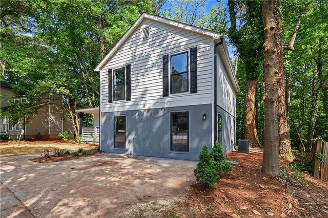 1027 Mainstreet Lake Drive, Stone Mountain, GA 30088