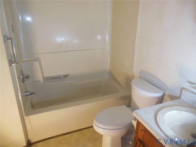 13306 Evelyn Dr, Chester, VA 23831