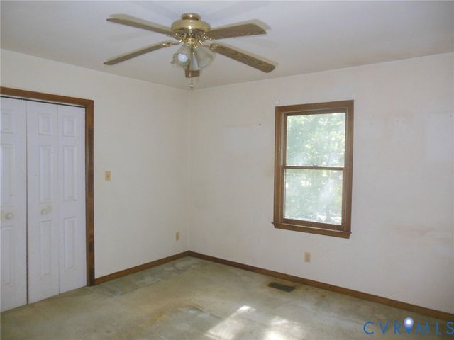 13306 Evelyn Dr, Chester, VA 23831
