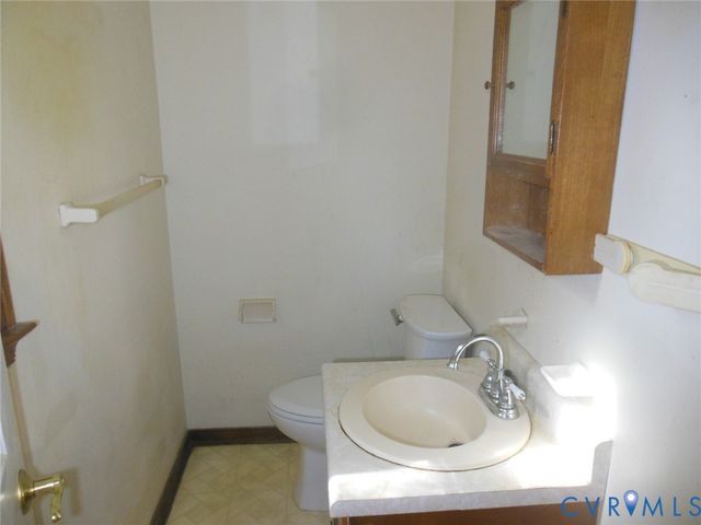13306 Evelyn Dr, Chester, VA 23831