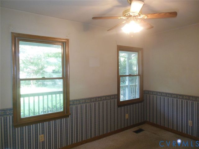 13306 Evelyn Dr, Chester, VA 23831