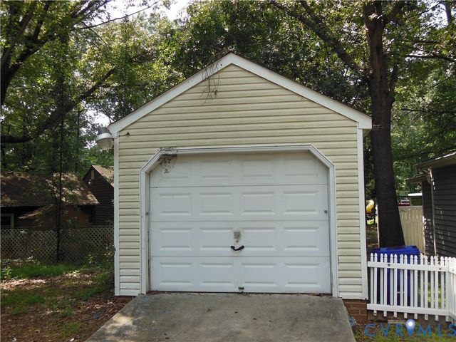 13306 Evelyn Dr, Chester, VA 23831