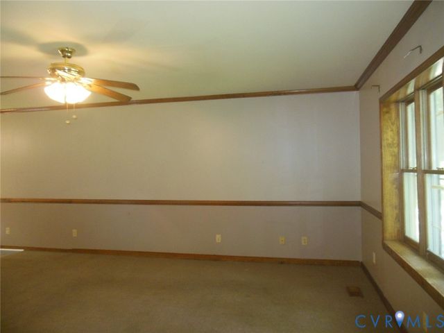 13306 Evelyn Dr, Chester, VA 23831