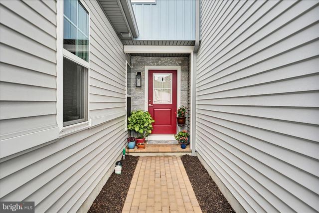 823 TALON WAY, Columbia, PA 17512