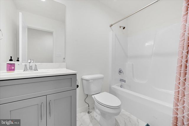 823 TALON WAY, Columbia, PA 17512