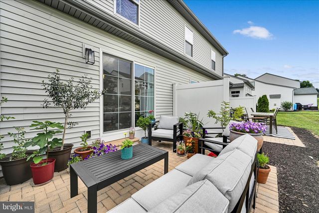 823 TALON WAY, Columbia, PA 17512