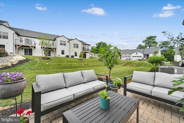 823 TALON WAY, Columbia, PA 17512