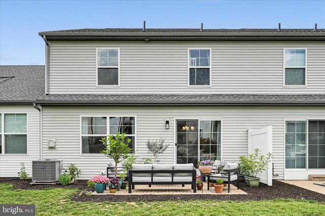 823 TALON WAY, Columbia, PA 17512