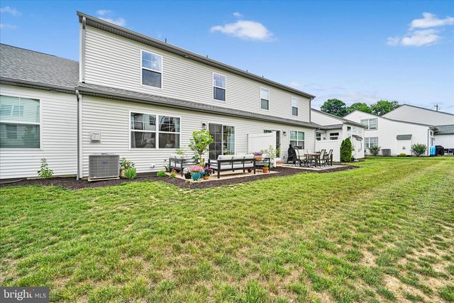 823 TALON WAY, Columbia, PA 17512
