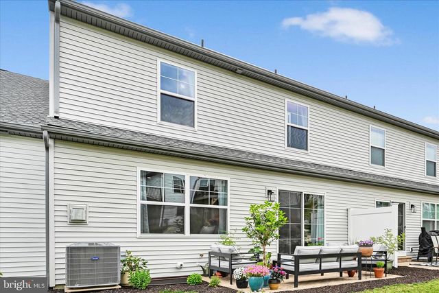 823 TALON WAY, Columbia, PA 17512