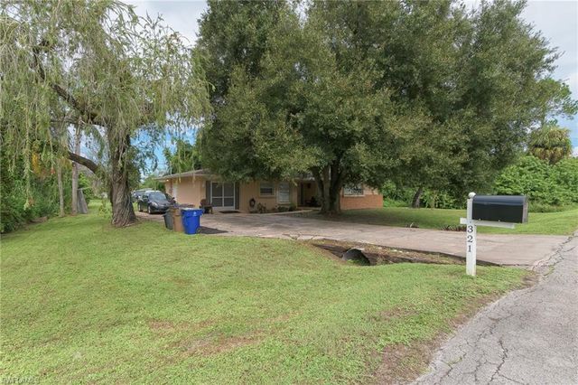 321 Jefferson AVE, Lehigh Acres, FL 33936