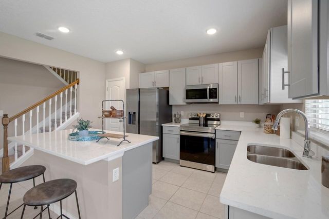 621 BROADOAK DRIVE, Dundee, FL 33838