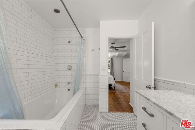 23057 Sylvan Street, Woodland Hills (los Angeles), CA 91367