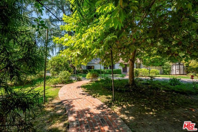 23057 Sylvan Street, Woodland Hills (los Angeles), CA 91367