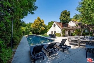 23057 Sylvan Street, Woodland Hills (los Angeles), CA 91367