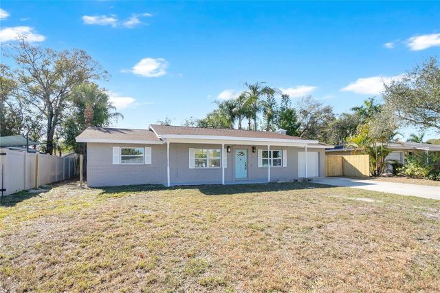 214 45TH AVENUE NE, St Petersburg, FL 33703