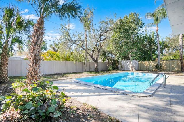 214 45TH AVENUE NE, St Petersburg, FL 33703