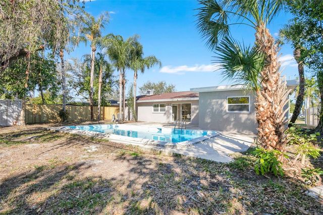 214 45TH AVENUE NE, St Petersburg, FL 33703