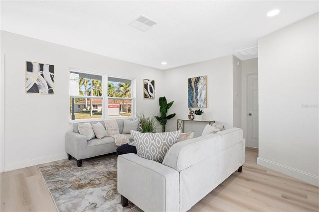 214 45TH AVENUE NE, St Petersburg, FL 33703