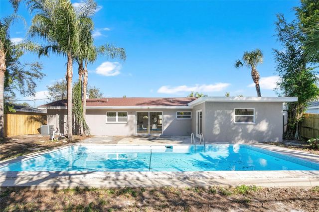 214 45TH AVENUE NE, St Petersburg, FL 33703