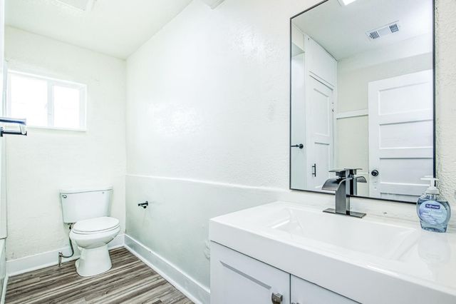 2710 C Street, Selma, CA 93662