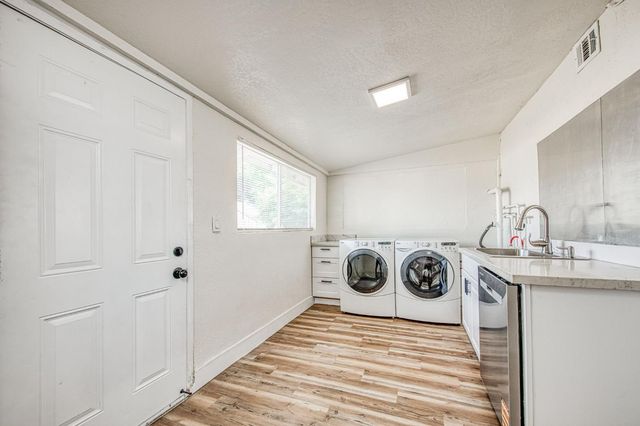 2710 C Street, Selma, CA 93662