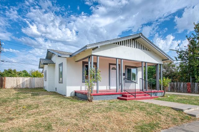 2710 C Street, Selma, CA 93662