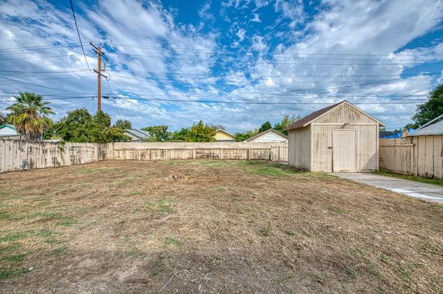 2710 C Street, Selma, CA 93662