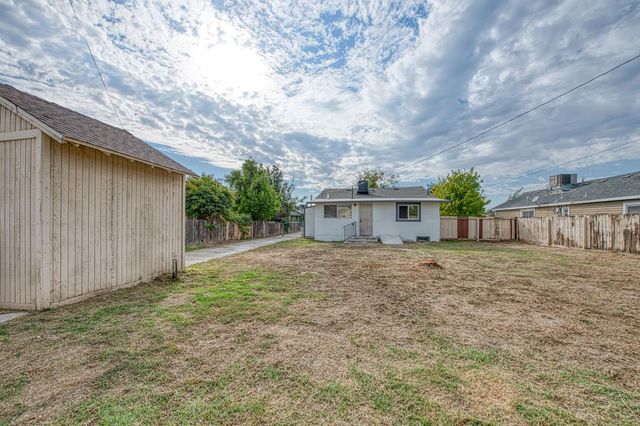 2710 C Street, Selma, CA 93662