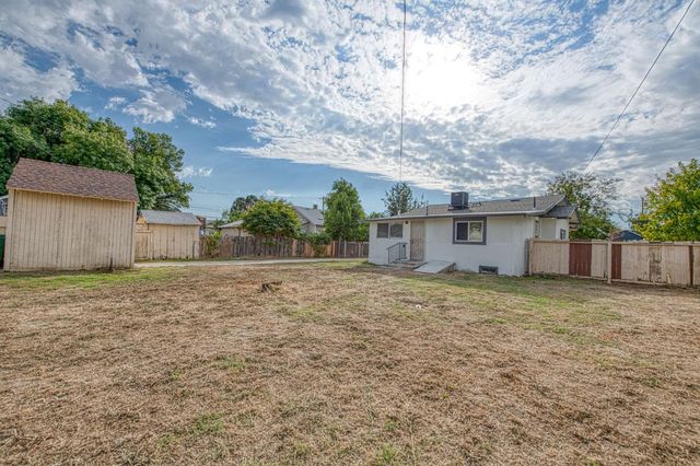 2710 C Street, Selma, CA 93662