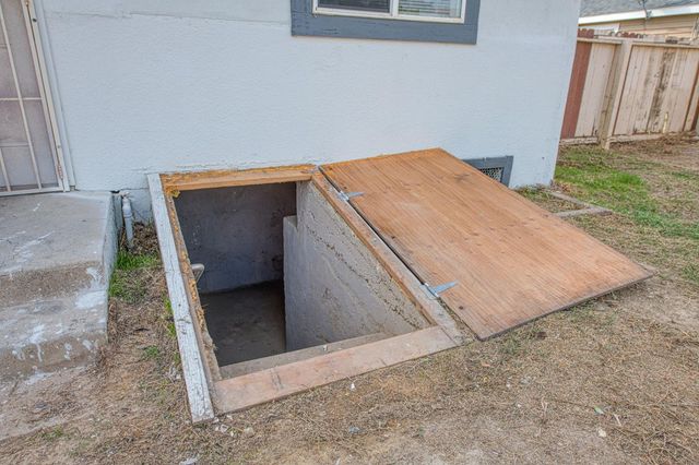 2710 C Street, Selma, CA 93662