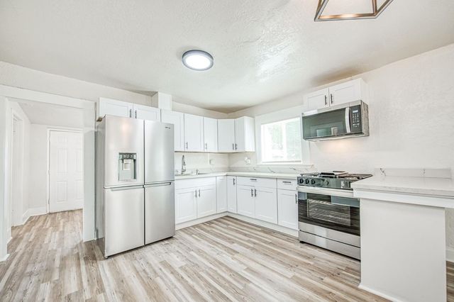 2710 C Street, Selma, CA 93662