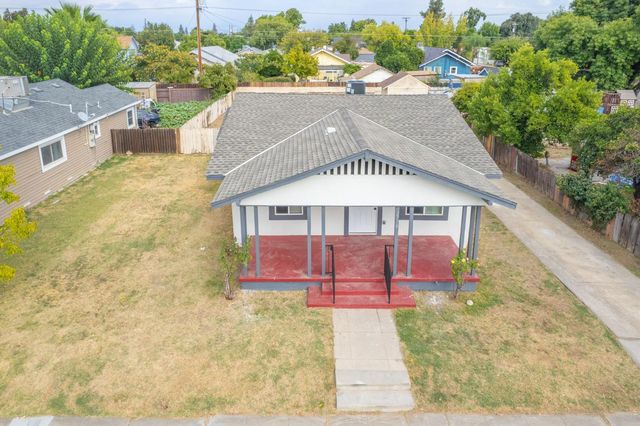 2710 C Street, Selma, CA 93662