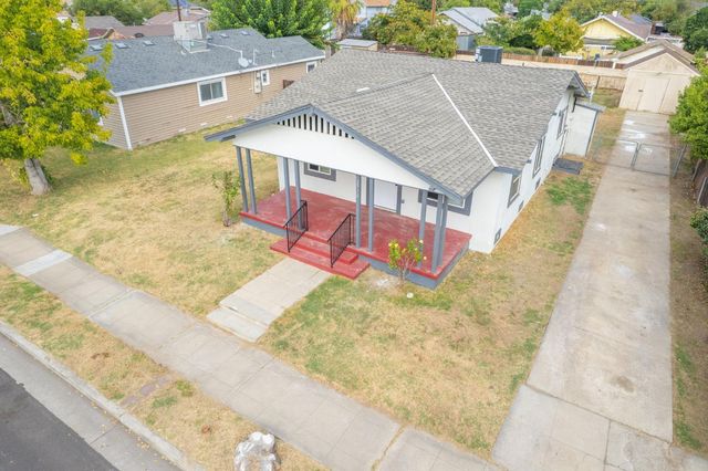 2710 C Street, Selma, CA 93662