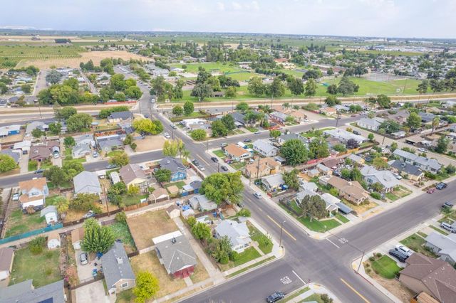 2710 C Street, Selma, CA 93662