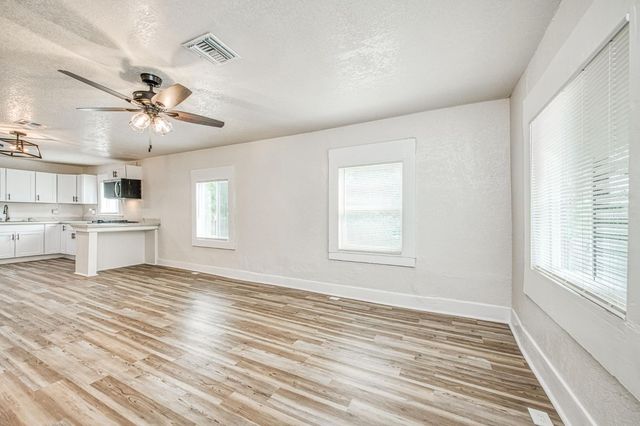 2710 C Street, Selma, CA 93662