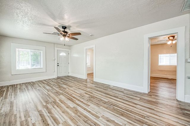 2710 C Street, Selma, CA 93662