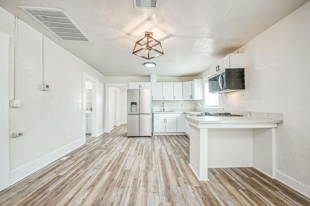 2710 C Street, Selma, CA 93662