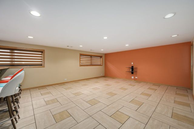 9414 Ozanam Avenue, Morton Grove, IL 60053