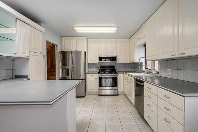 9414 Ozanam Avenue, Morton Grove, IL 60053