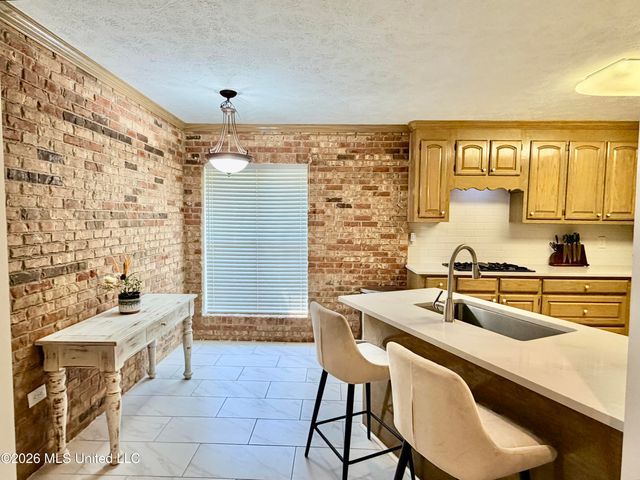 501 Lowe Circle, Richland, MS 39218