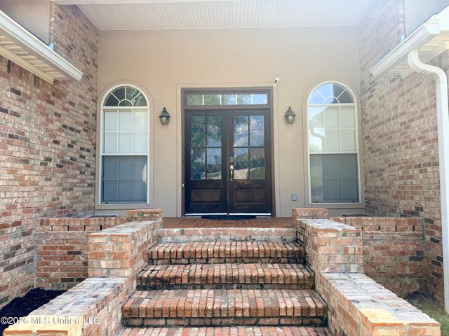 501 Lowe Circle, Richland, MS 39218