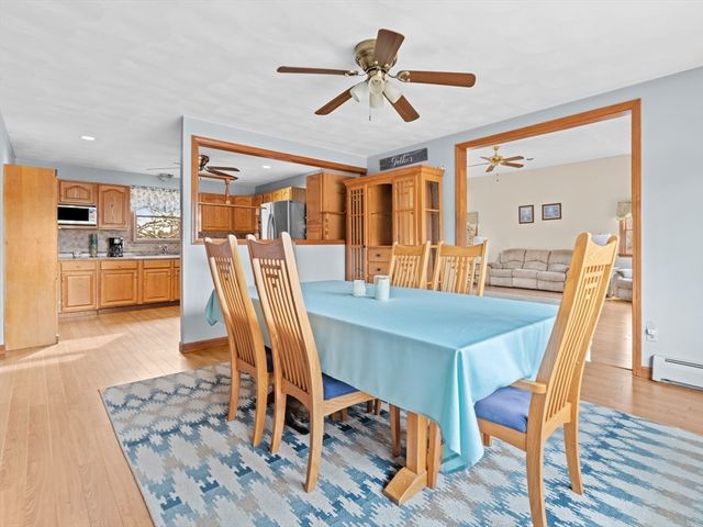 377 Read St, Seekonk, MA 02771