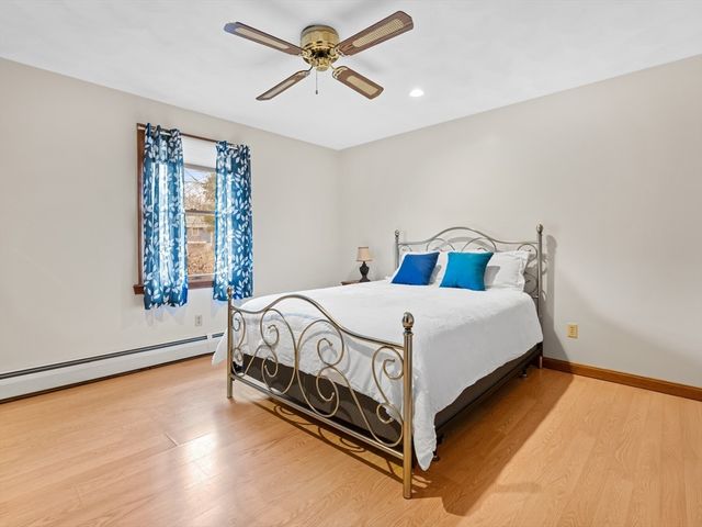 377 Read St, Seekonk, MA 02771